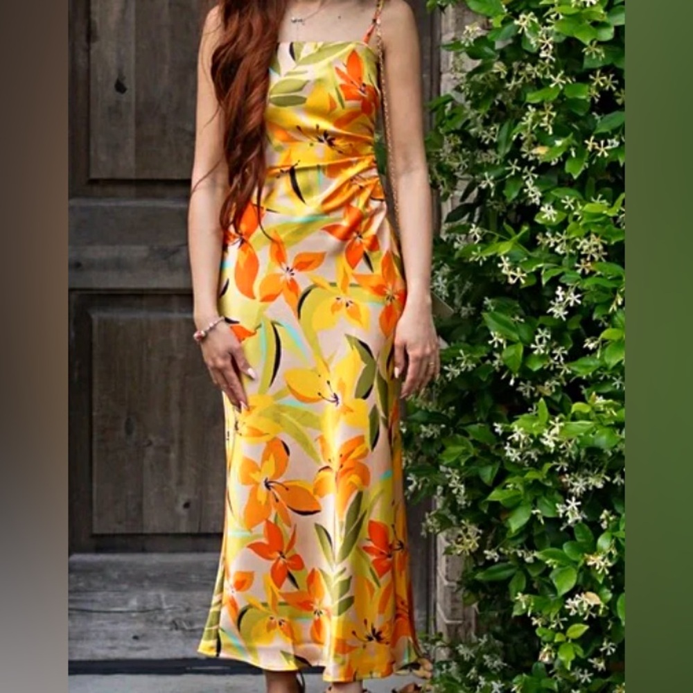 SOLD!!
House of Harlow 1960 Vibrant Floral Maxi Dress NWOT